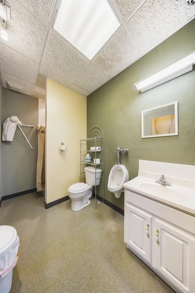 Photo of 204 N Broadway Ave, Sterling, KS