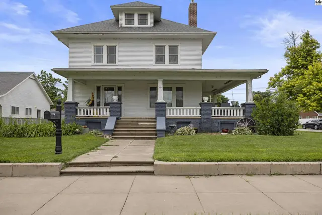 Photo of 204 N Broadway Ave, Sterling, KS