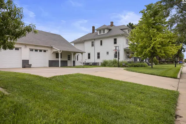 Photo of 204 N Broadway Ave, Sterling, KS