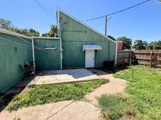Photo of 110 S Pioneer, Lyons, KS