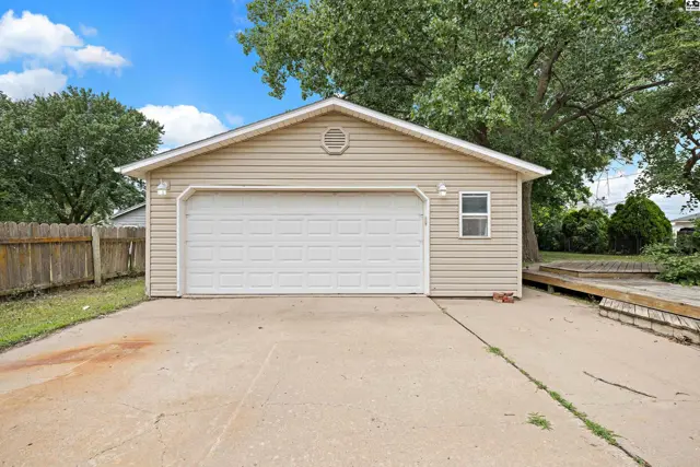 Photo of 407 S 6th St, Sterling, KS