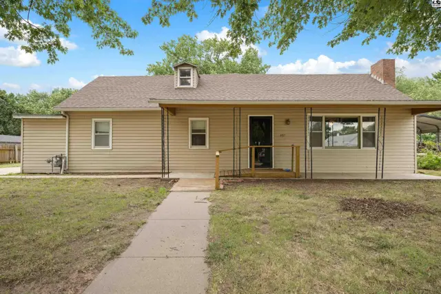 Photo of 407 S 6th St, Sterling, KS