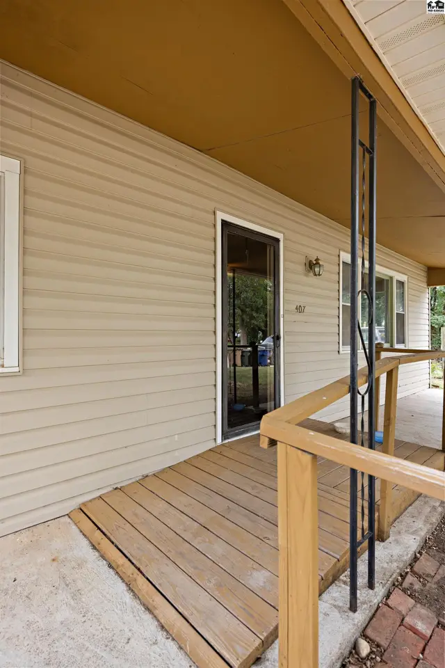 Photo of 407 S 6th St, Sterling, KS