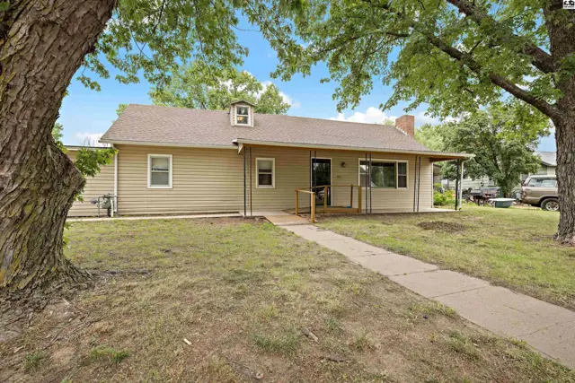 Photo of 407 S 6th St, Sterling, KS