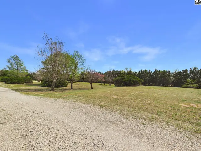 Photo of 22015 W 101st St N, Mount Hope, KS