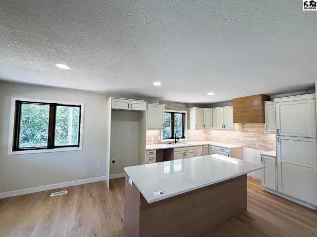 Photo of 775 14th Ave, McPherson, KS