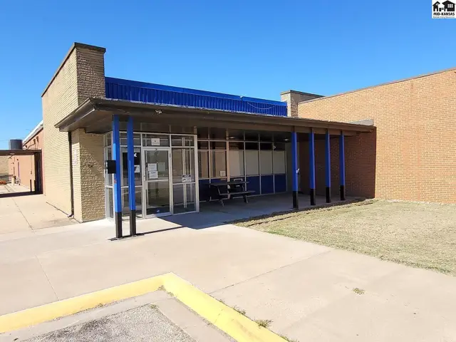 Photo of 1 S Lorraine St, Hutchinson, KS