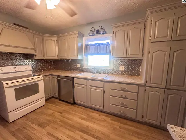 Photo of 449 NW 10th Ave, Pratt, KS