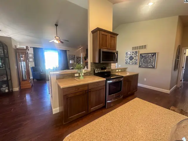 Photo of 567 Peltiers Way, Pratt, KS