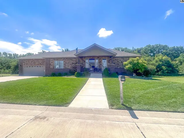 Photo of 567 Peltiers Way, Pratt, KS
