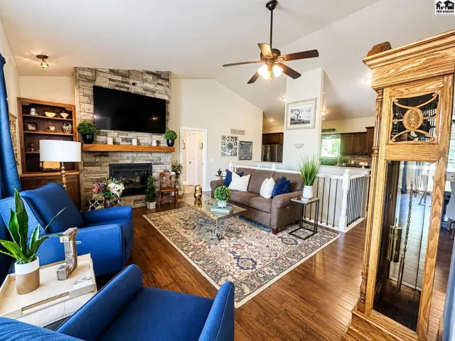 Photo of 567 Peltiers Way, Pratt, KS