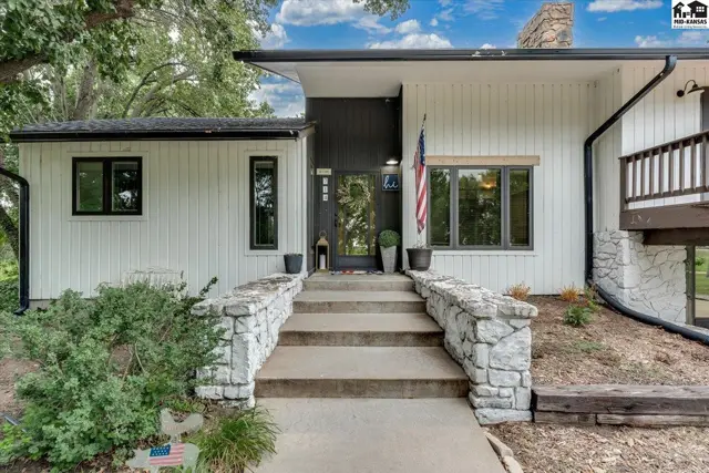 Photo of 714 S Willison Rd, Hutchinson, KS