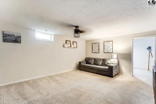Photo of 714 S Willison Rd, Hutchinson, KS