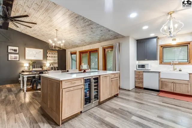 Photo of 714 S Willison Rd, Hutchinson, KS
