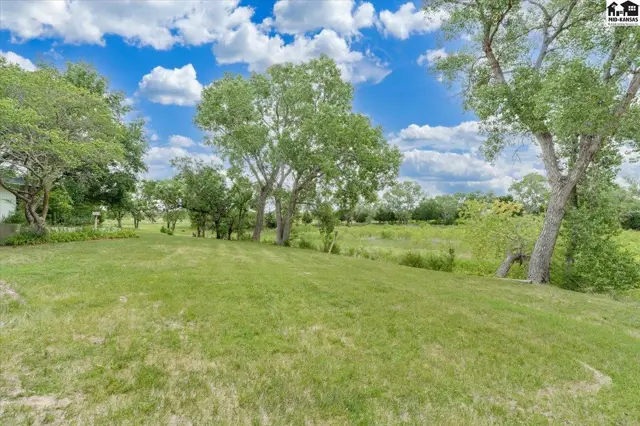 Photo of 714 S Willison Rd, Hutchinson, KS