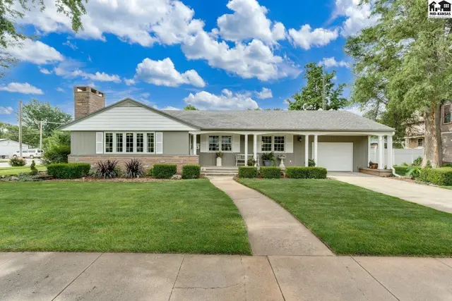 Photo of 321 E Main St, Sterling, KS