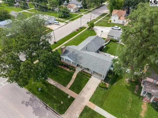Photo of 321 E Main St, Sterling, KS