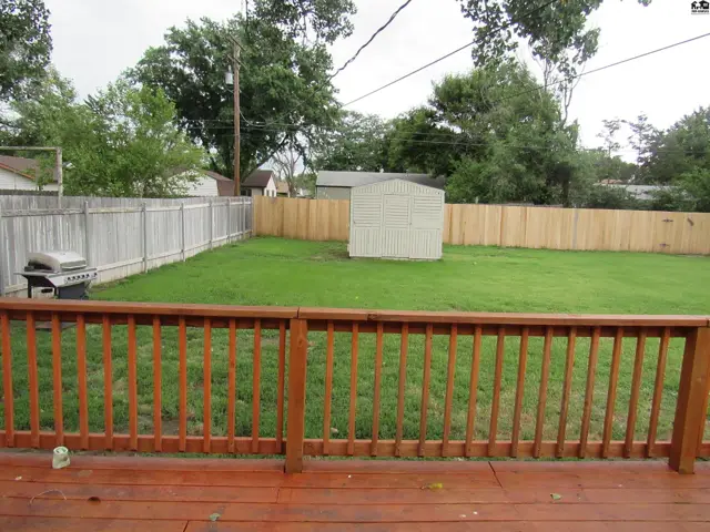 Photo of 1910 James St, Hutchinson, KS