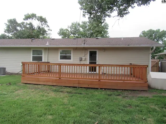 Photo of 1910 James St, Hutchinson, KS