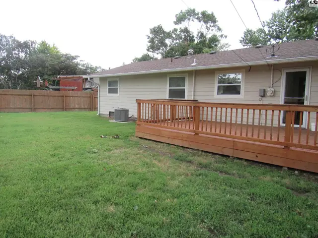 Photo of 1910 James St, Hutchinson, KS