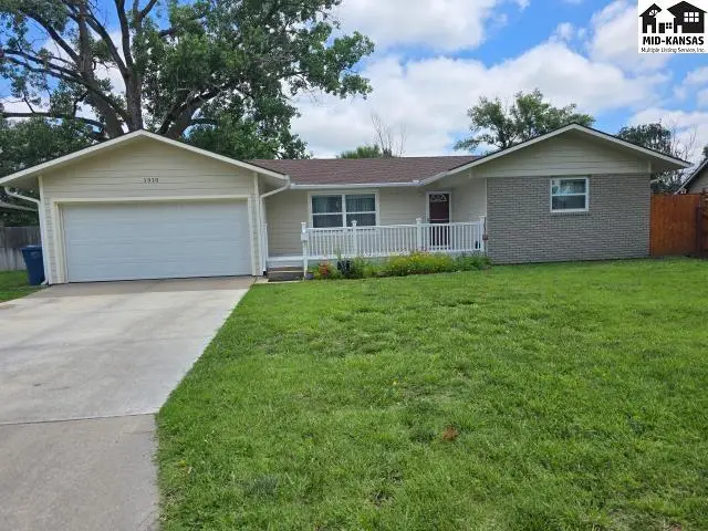 Photo of 1910 James St, Hutchinson, KS