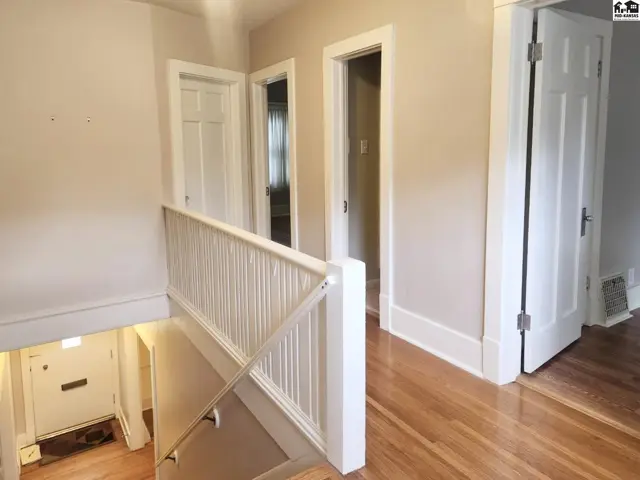 Photo of 108 W 19th Ave, Hutchinson, KS