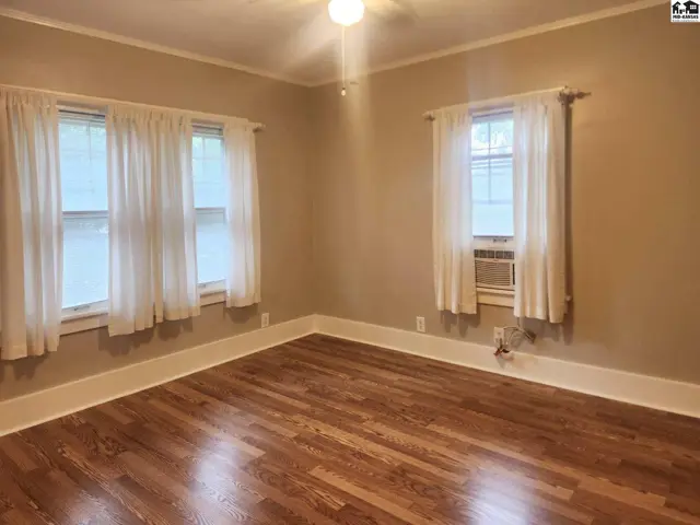 Photo of 108 W 19th Ave, Hutchinson, KS