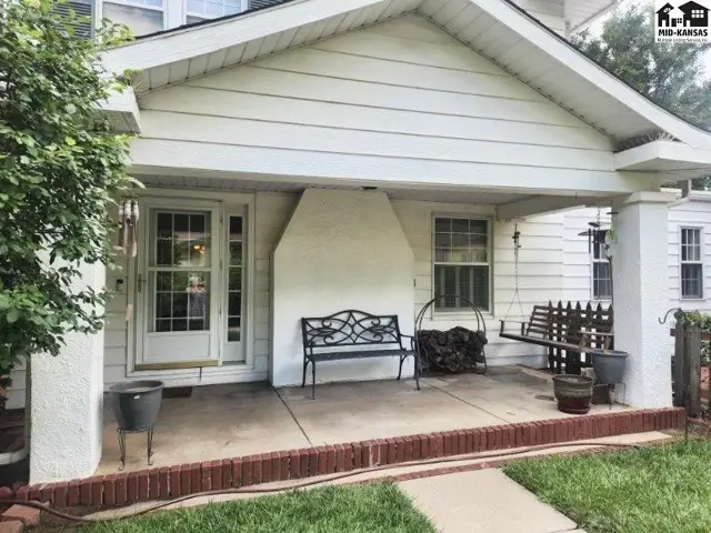 Photo of 108 W 19th Ave, Hutchinson, KS