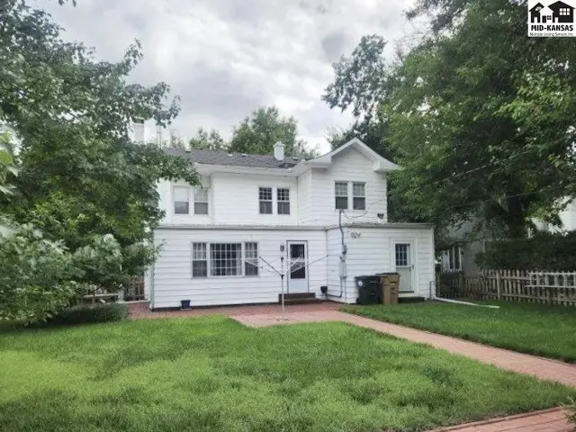 Photo of 108 W 19th Ave, Hutchinson, KS
