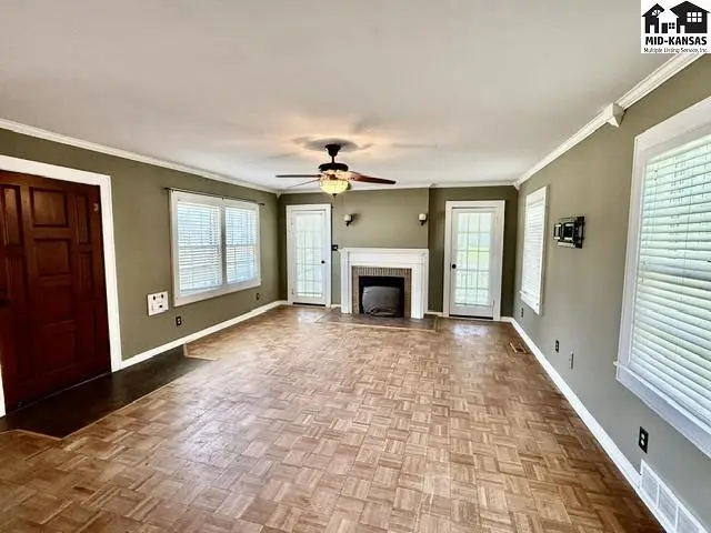 Photo of 2201 N Main St, Hutchinson, KS