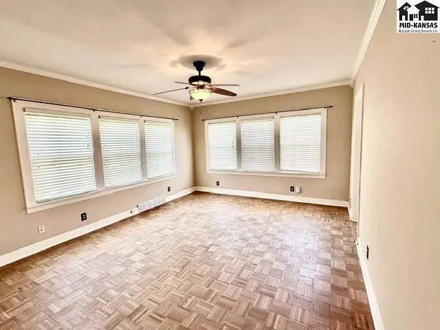 Photo of 2201 N Main St, Hutchinson, KS