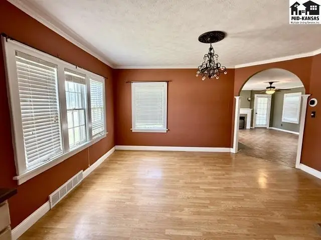 Photo of 2201 N Main St, Hutchinson, KS