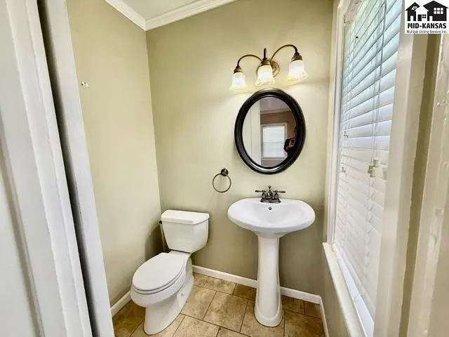 Photo of 2201 N Main St, Hutchinson, KS
