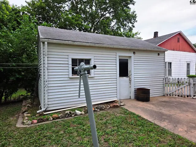Photo of 317 E 8th St, Newton, KS