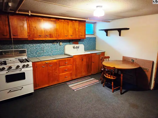 Photo of 317 E 8th St, Newton, KS