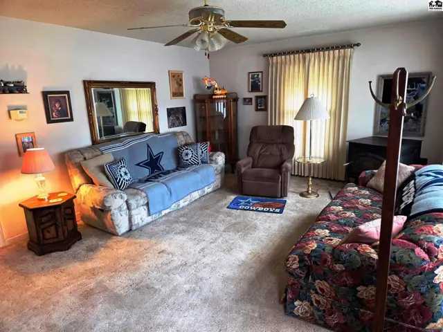 Photo of 317 E 8th St, Newton, KS