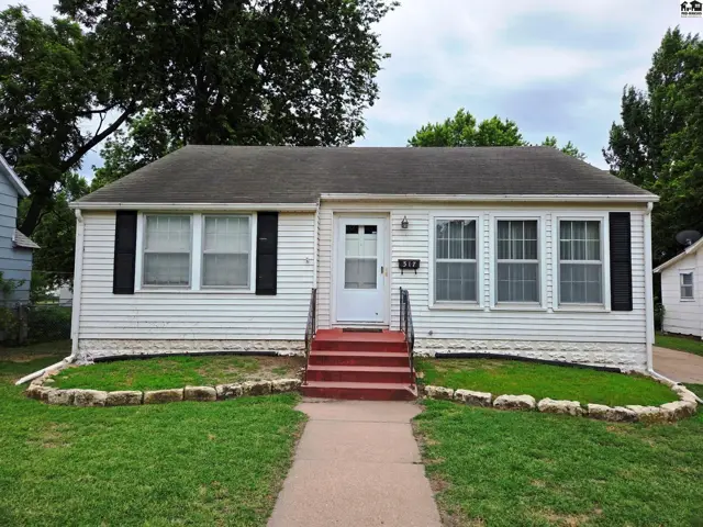 Photo of 317 E 8th St, Newton, KS