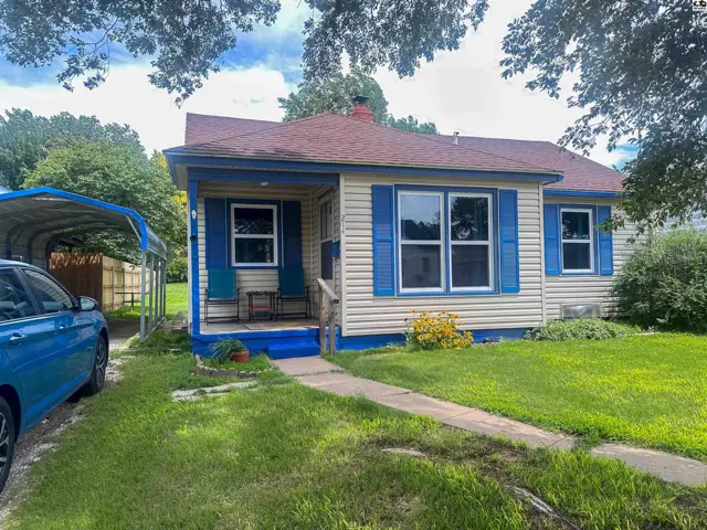Photo of 214 Stout St, Pratt, KS
