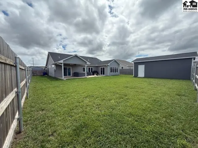 Photo of 1309 Genesis Dr, McPherson, KS