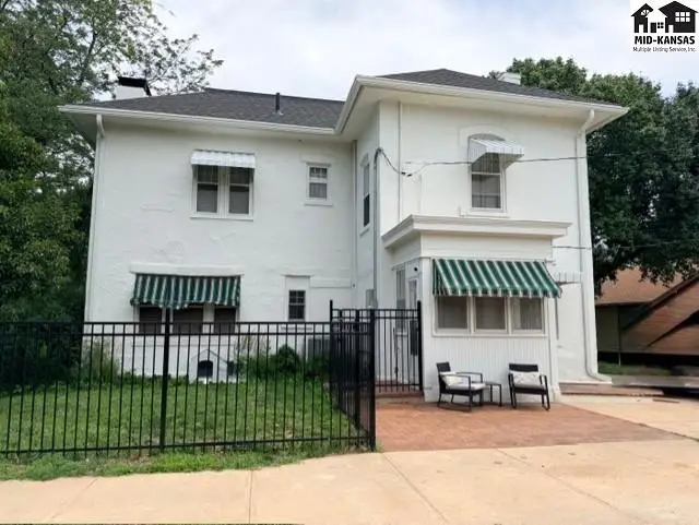Photo of 603 S Douglas Ave, Lyons, KS