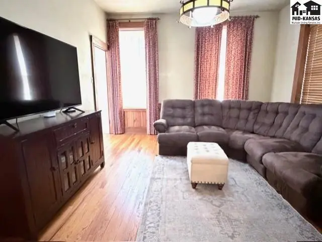 Photo of 603 S Douglas Ave, Lyons, KS
