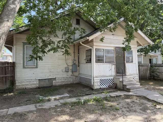 Photo of 129 E 11th Ave, Hutchinson, KS