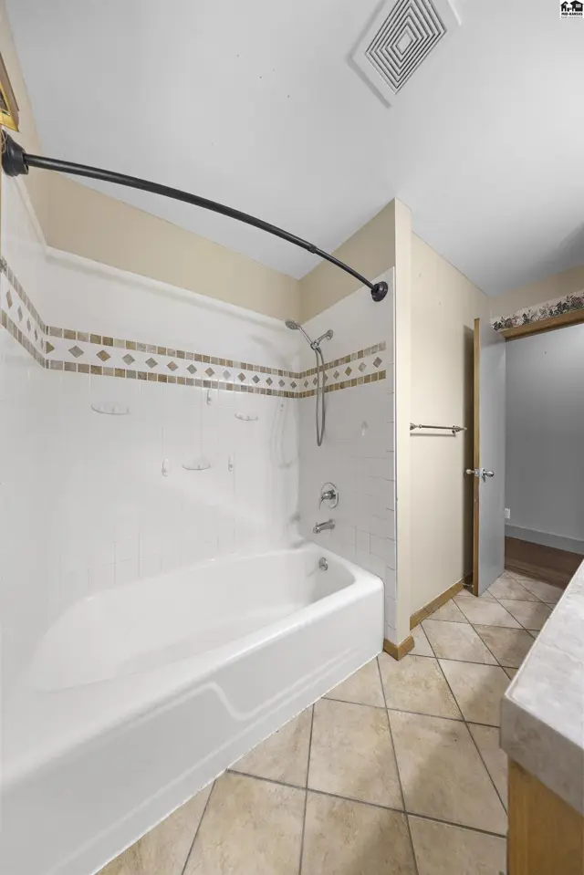 Photo of 1601 N Cleveland St, Hutchinson, KS