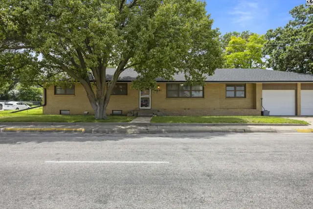 Photo of 1601 N Cleveland St, Hutchinson, KS