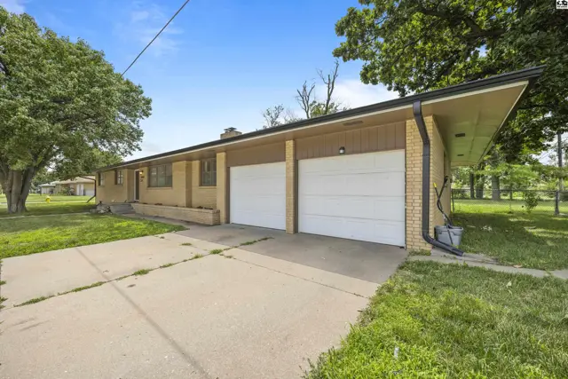 Photo of 1601 N Cleveland St, Hutchinson, KS