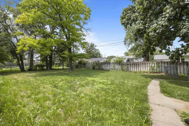 Photo of 1601 N Cleveland St, Hutchinson, KS
