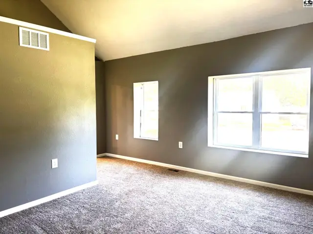 Photo of 219 N Pine St, Pratt, KS