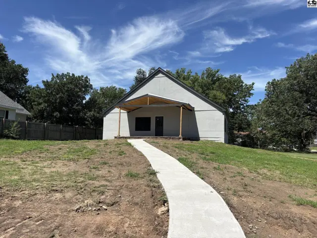 Photo of 219 N Pine St, Pratt, KS