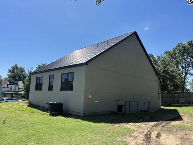 Photo of 219 N Pine St, Pratt, KS