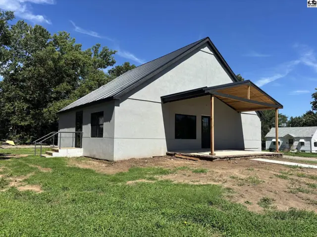 Photo of 219 N Pine St, Pratt, KS